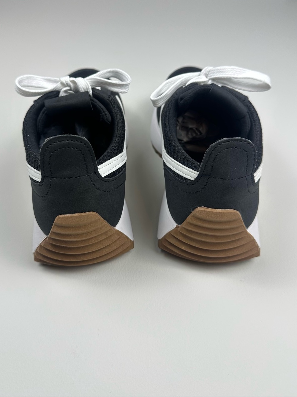 Dolce Vita BYNX Platform Sneakers Black White Mesh NWOB Women’s Size 8 - Picture 3 of 8